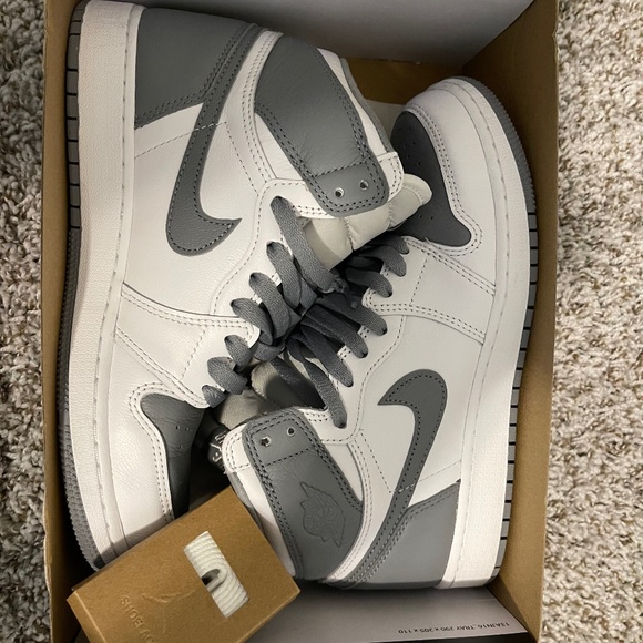 Stealth Jordan 1s main image 4